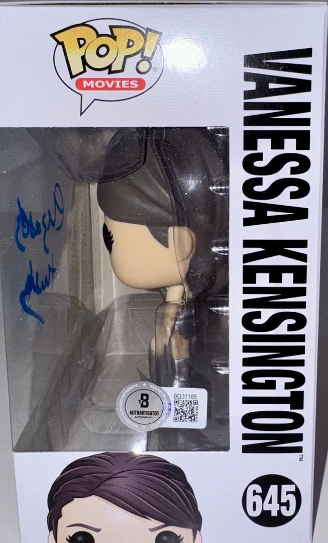 Elizabeth Hurley Signed Funko Pop #645 "Vanessa Kensington" (Austin Powers) - Beckett COA #01