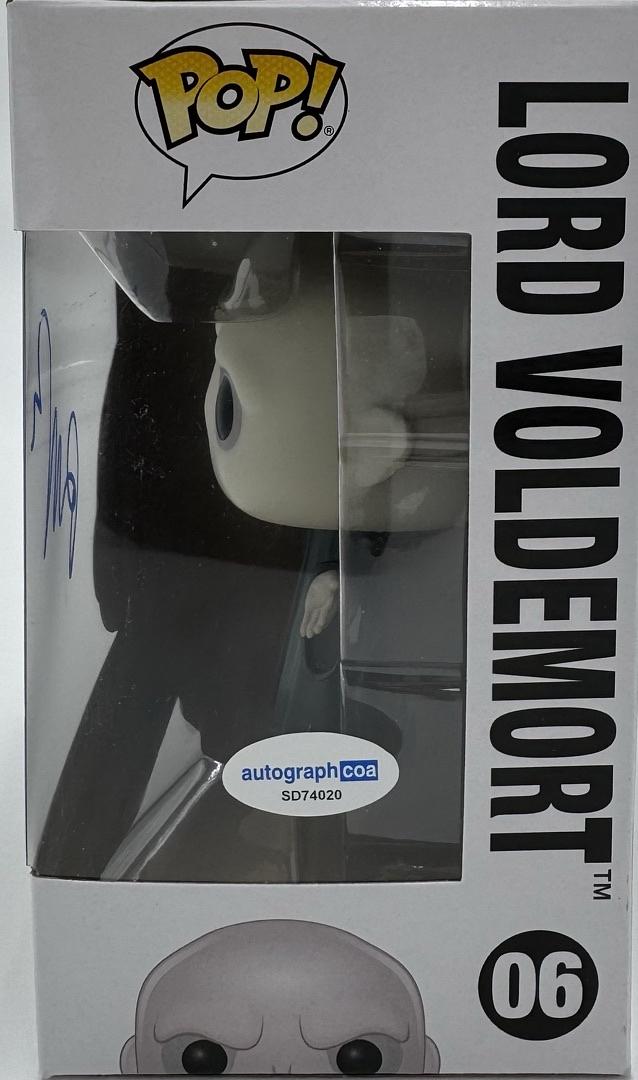 Ralph Fiennes Signed Funko Pop #06 Lord Voldemort (Harry Potter) - ACOA