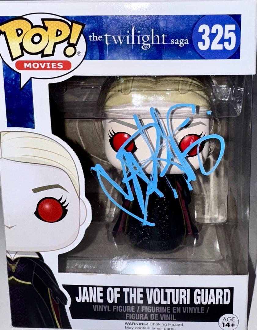 Dakota Fanning Signed Funko Pop #325 Jane / Twilight - Beckett COA #1