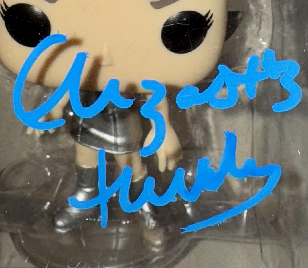 Elizabeth Hurley Signed Funko Pop #645 "Vanessa Kensington" (Austin Powers) - Beckett COA #03