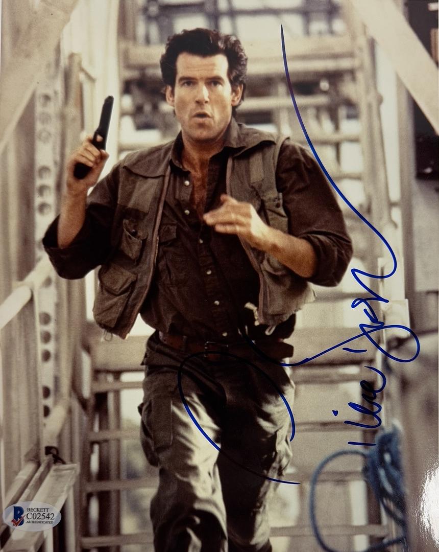 Pierce Brosnan Signed 8x10 Photo (James Bond) - Beckett COA