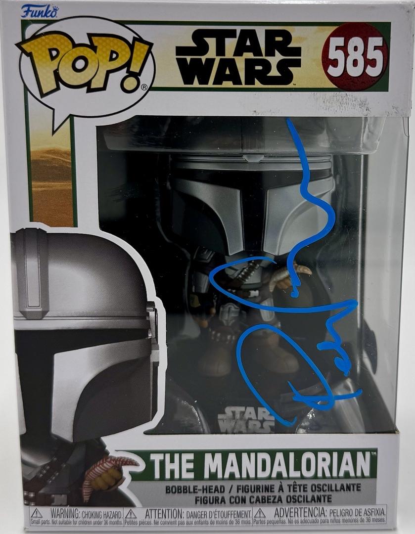 Pedro Pascal Signed Funko Pop #585 The Mandalorian (Star Wars)  - Beckett COA