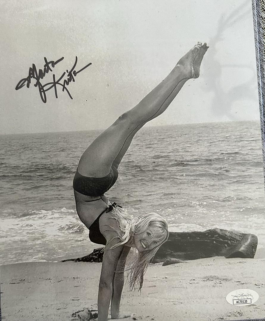 Marta Kristen Signed 8x10 Photo (Lost In Space) - JSA COA