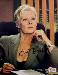 Judi Dench 8x10 Photo (James Bond) - Beckett COA #01