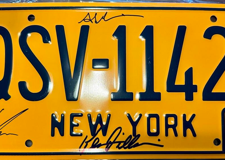 Adrian Grenier, Kevin Connolly, Jerry Ferrara, Kevin Dillon Entourage Cast Signed License Plate -  JSA COA