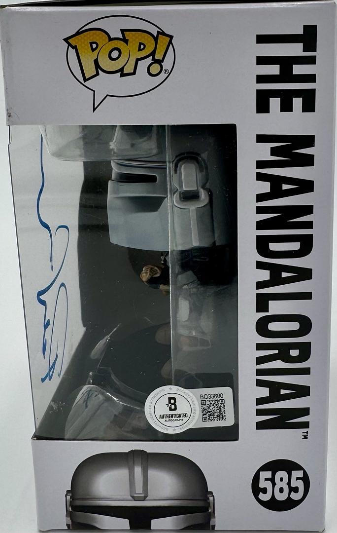 Pedro Pascal Signed Funko Pop #585 The Mandalorian (Star Wars)  - Beckett COA