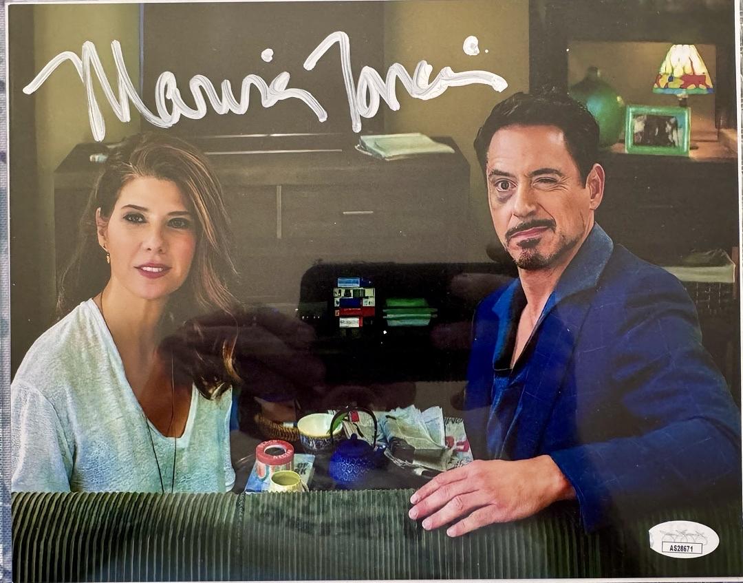 Marisa Tomei Signed 8x10 Photo (Avengers Civil War) - JSA COA