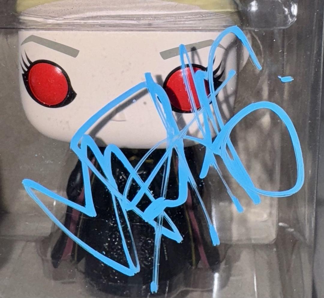 Dakota Fanning Signed Funko Pop #325 Jane / Twilight - Beckett COA #2