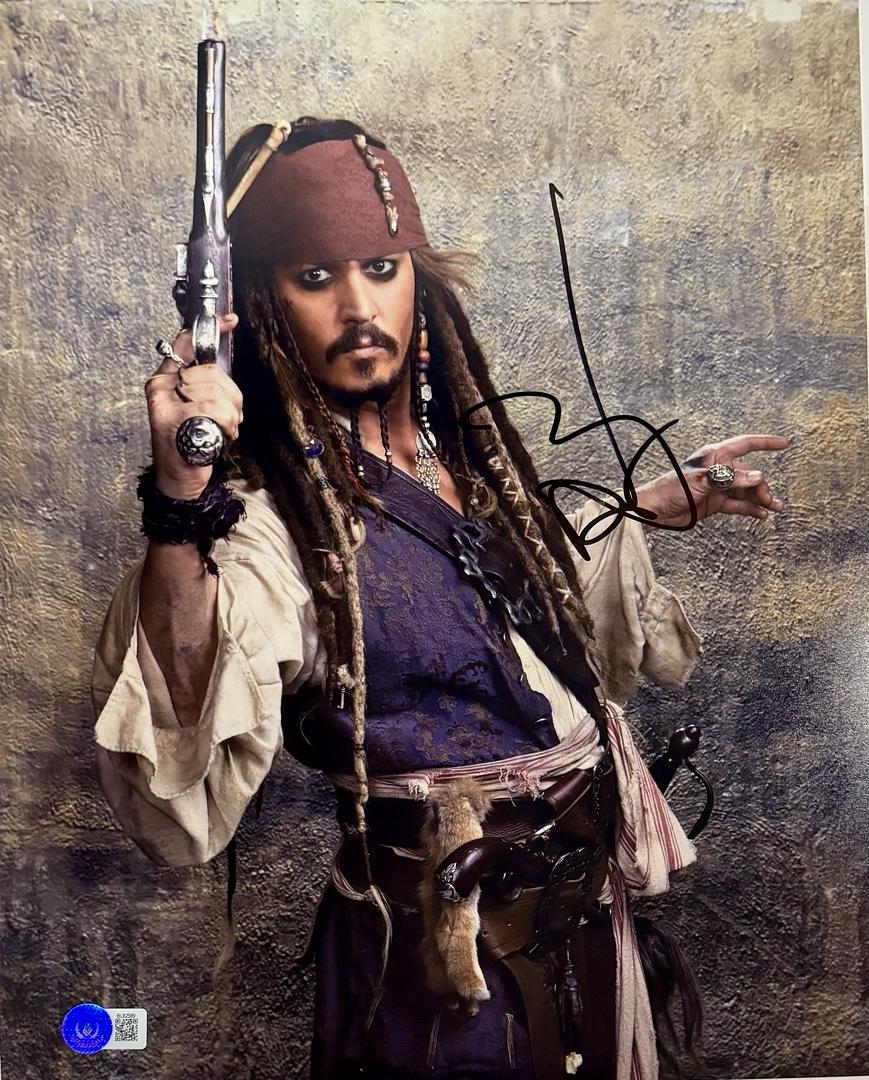 Johnny Depp Signed 11x14 Photo (Pirates Of The Caribbean) - Beckett COA