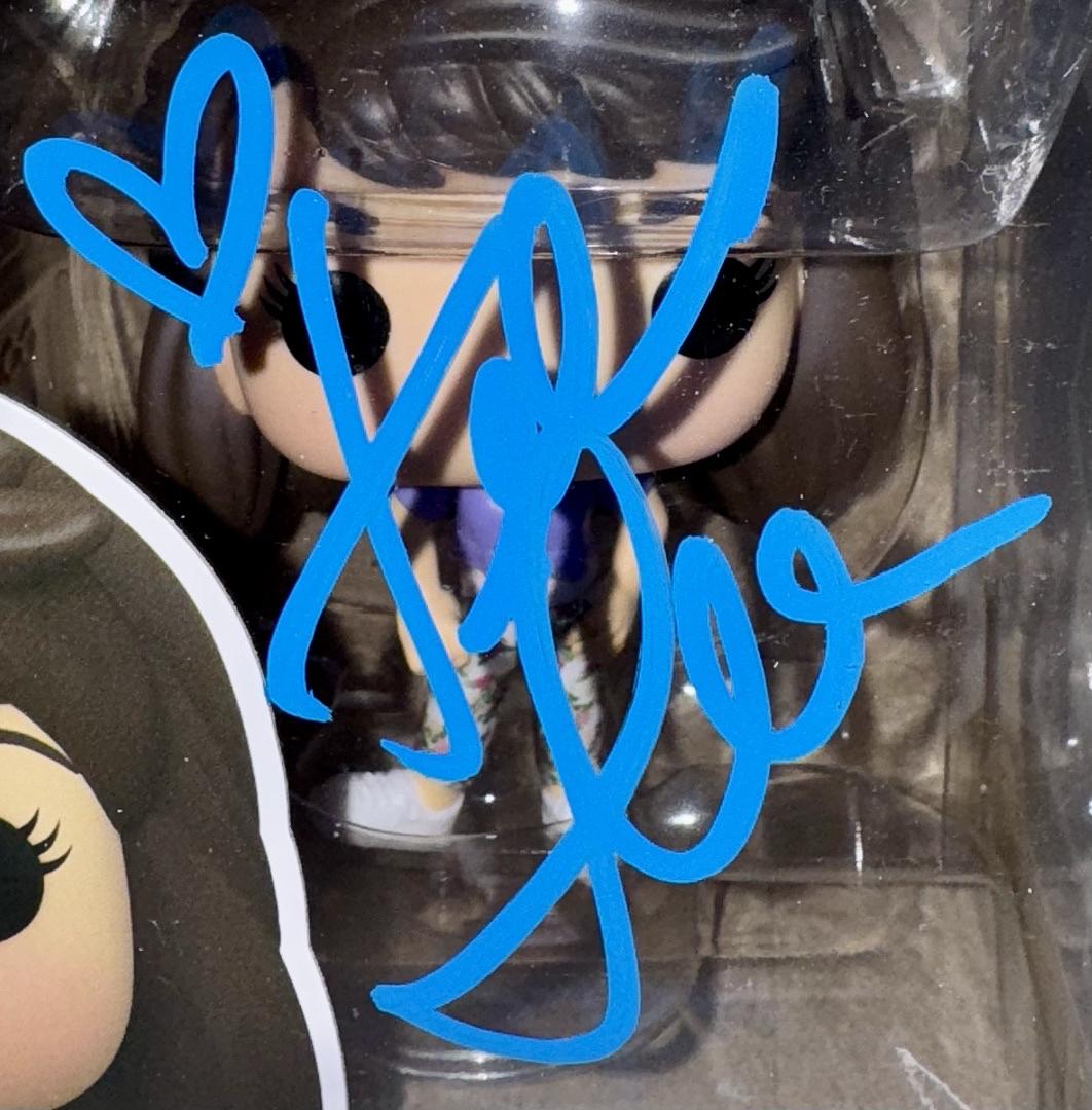 Tiffani Amber Thiessen Signed Funko Pop #1576 "Kelly Kapowski" (Saved By The Bell) - Beckett COA