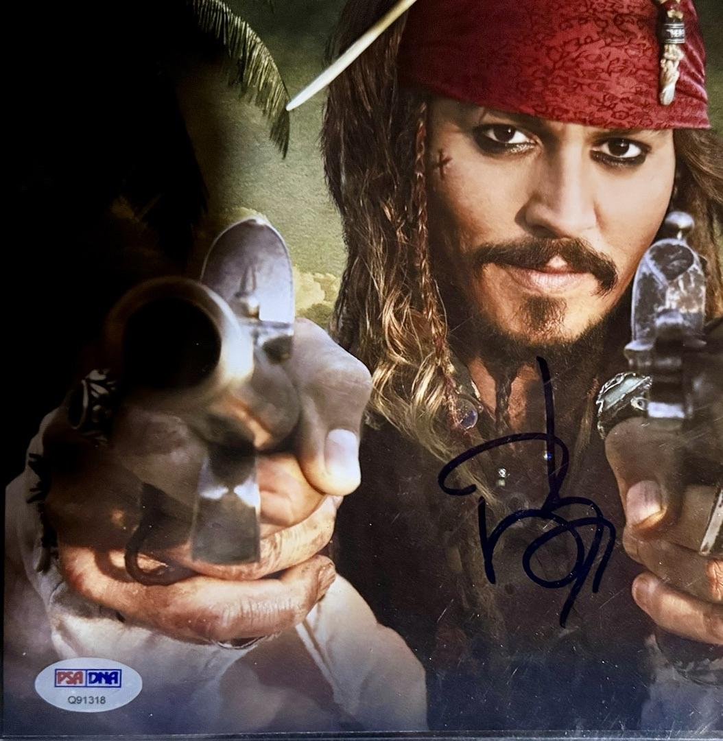 Johnny Depp Signed 8x10 Photo (Pirates Of The Carribean) - PSA COA