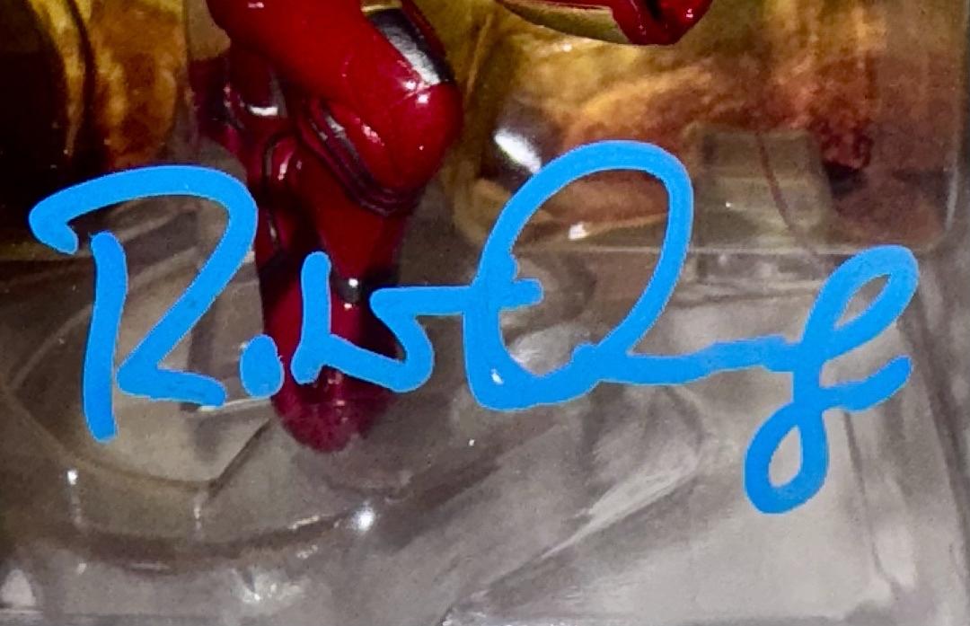 Robert Downey Jr. Signed Funko Pop #285 Iron Man (Avengers Infinity War) - SWAU